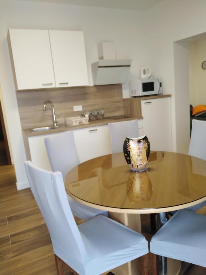 Apartments F&T Mošćenička Draga Buitenkant foto